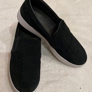 Vionic black laser cut suede sneakers size 8 comfort